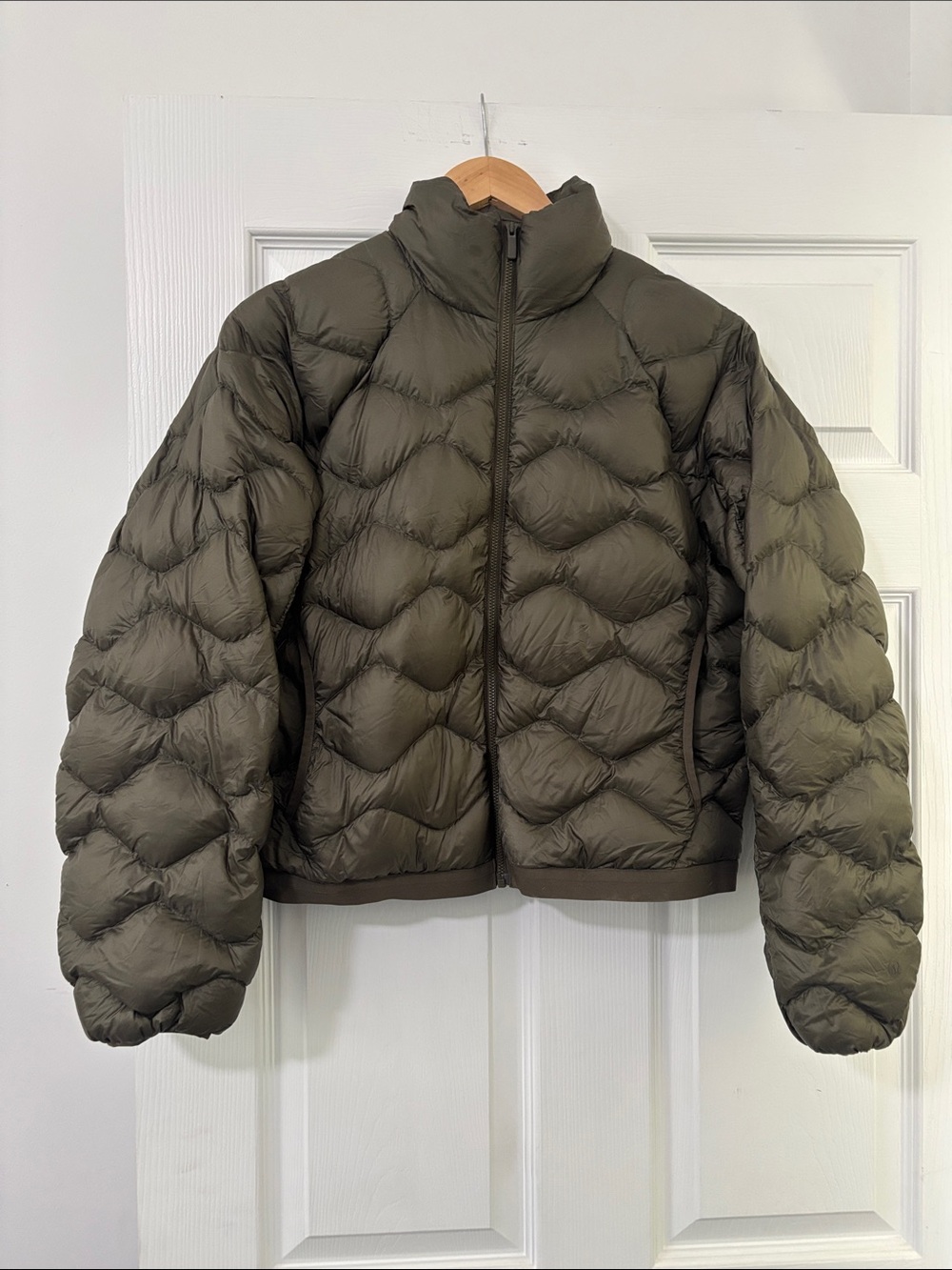 NWOT Lululemon featherweight down quilted jacket xs olive